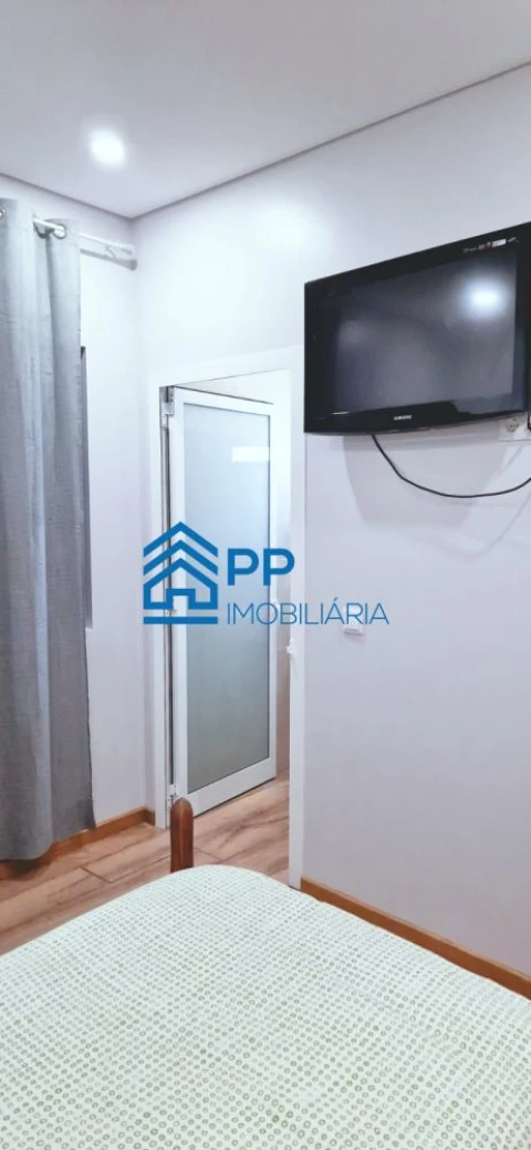 Moradia T6 para Venda em Paranhos