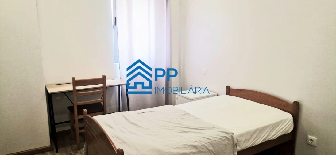 Moradia T6 para Venda em Paranhos Foto 14