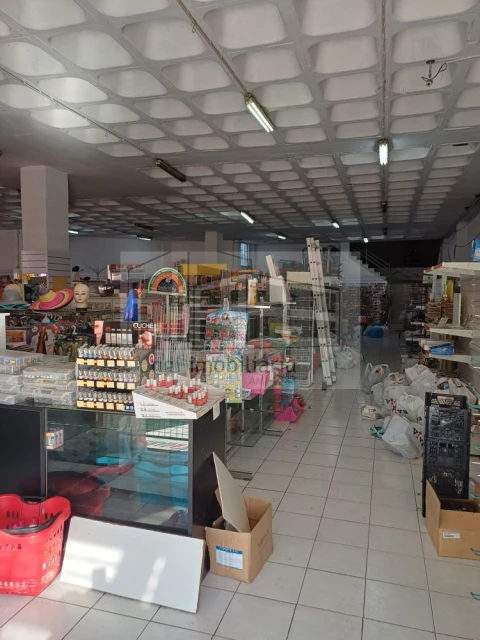 Loja para Arrendamento em Santa Iria de Azoia, São João da Talha e Bobadela