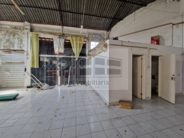 Loja para Arrendamento em Santa Iria de Azoia, São João da Talha e Bobadela
