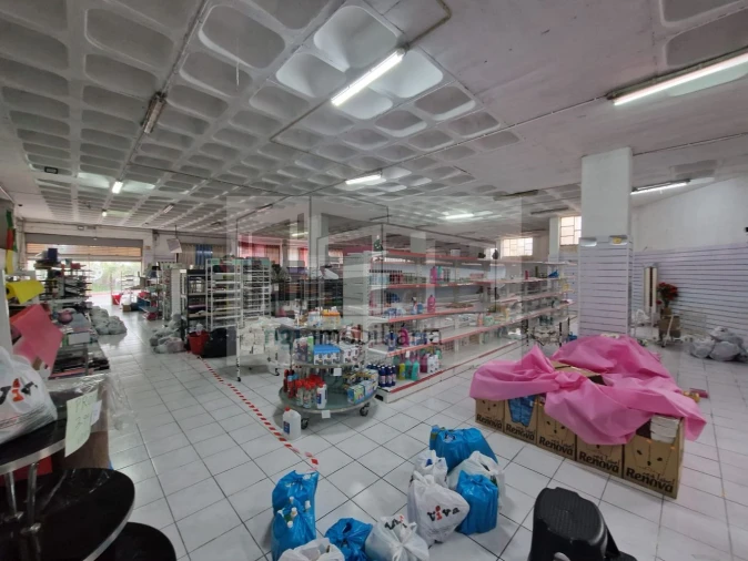 Loja para Arrendamento em Santa Iria de Azoia, São João da Talha e Bobadela Foto 22