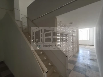 Loja para Venda em Póvoa de Santo Adrião e Olival Basto