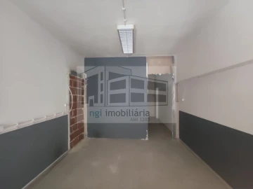 Loja para Venda em Póvoa de Santo Adrião e Olival Basto