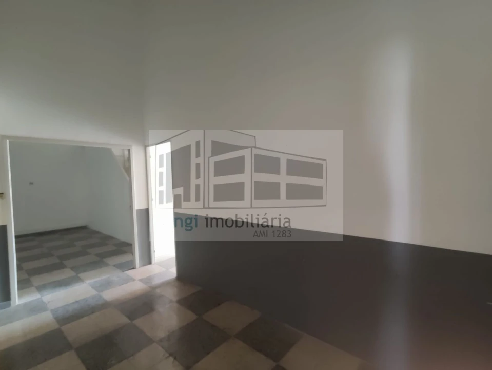 Loja para Venda em Póvoa de Santo Adrião e Olival Basto Foto 5