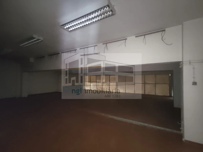 Loja para Venda em Póvoa de Santo Adrião e Olival Basto Foto 12