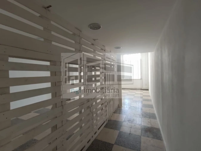 Loja para Venda em Póvoa de Santo Adrião e Olival Basto Foto 9