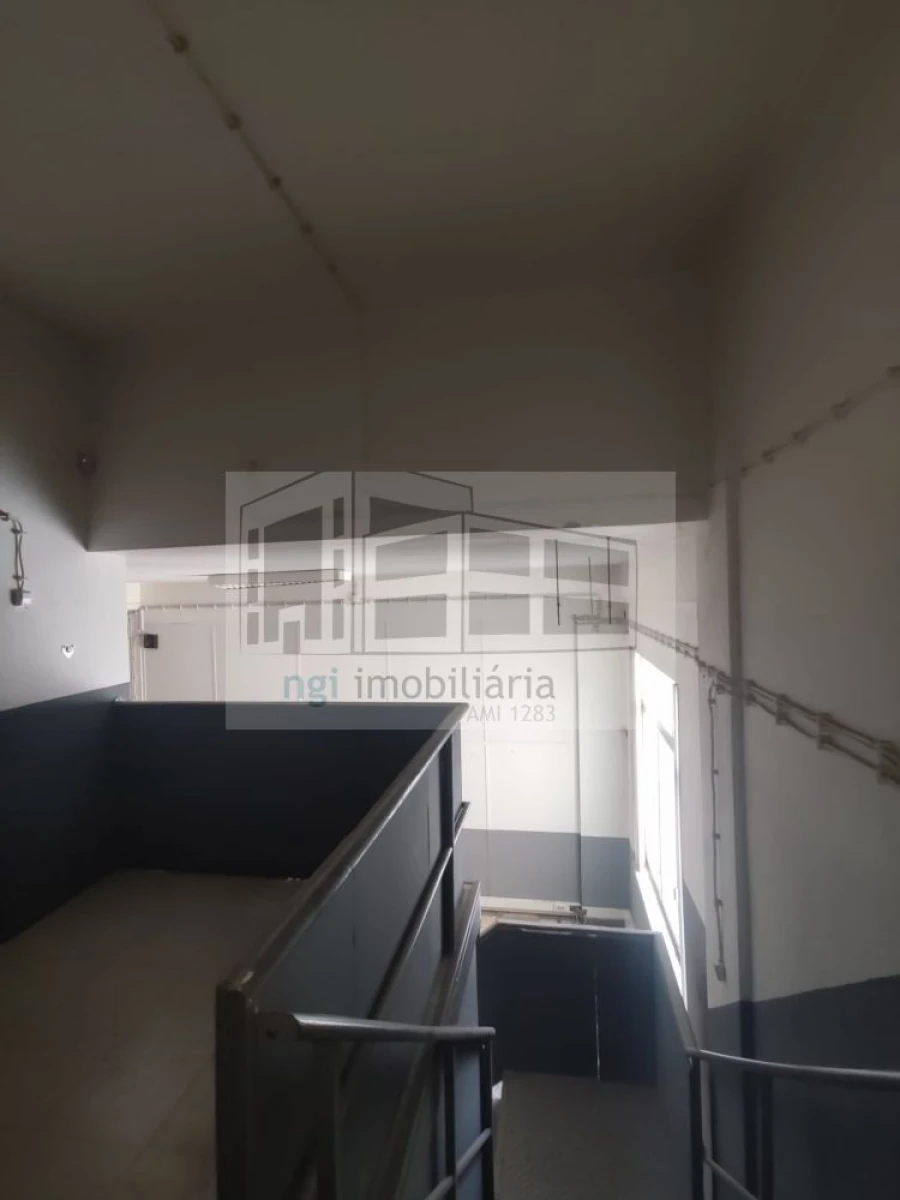 Loja para Venda em Póvoa de Santo Adrião e Olival Basto Foto 10