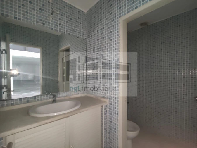 Loja para Venda em Póvoa de Santo Adrião e Olival Basto Foto 8