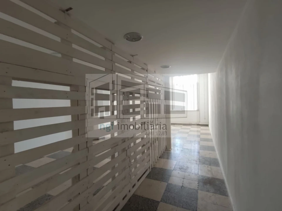 Loja para Venda em Póvoa de Santo Adrião e Olival Basto Foto 9