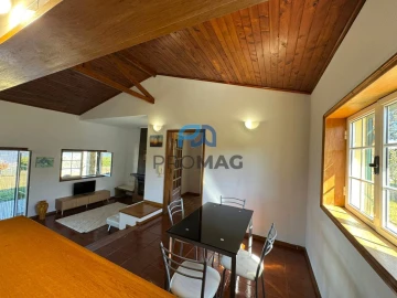 Moradia T2 para Venda em Bustelo, Carneiro e Carvalho de Rei