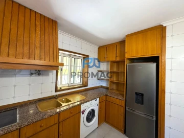 Moradia T2 para Venda em Bustelo, Carneiro e Carvalho de Rei