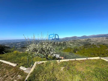 Moradia T2 para Venda em Bustelo, Carneiro e Carvalho de Rei