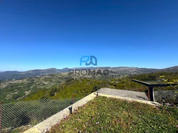 Moradia T2 para Venda em Bustelo, Carneiro e Carvalho de Rei