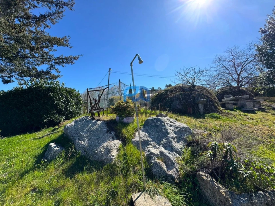 Moradia T2 para Venda em Bustelo, Carneiro e Carvalho de Rei Foto 2