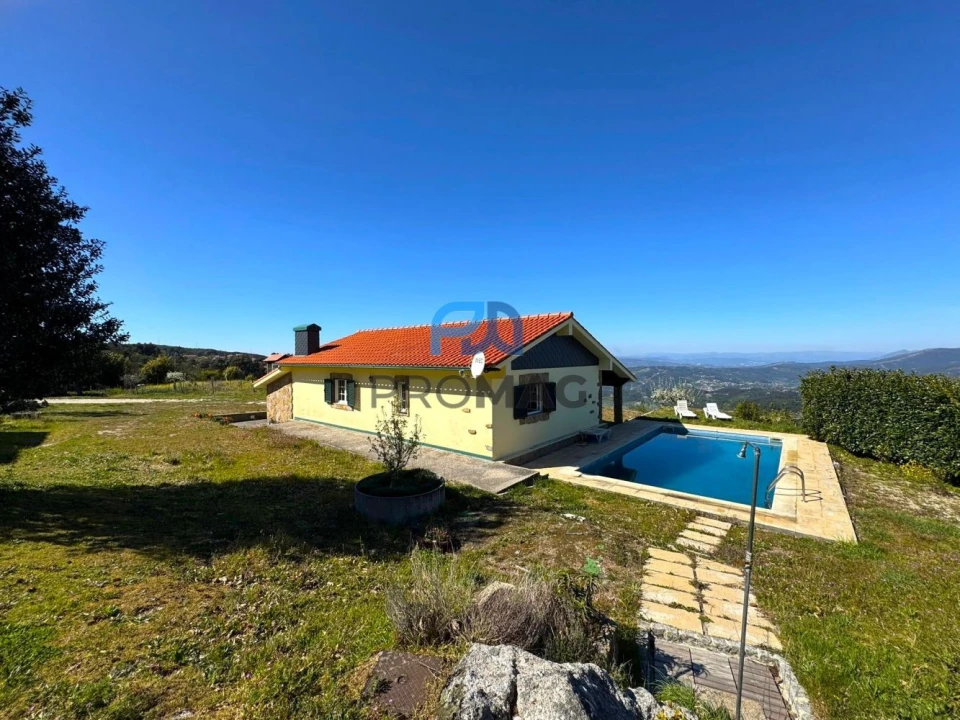 Moradia T2 para Venda em Bustelo, Carneiro e Carvalho de Rei Foto 1