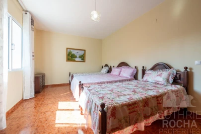 Moradia T4 para Venda em Prazeres