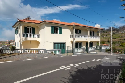 Moradia T4 para Venda em Prazeres