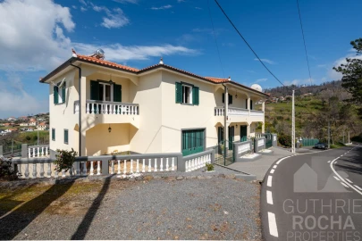 Moradia T4 para Venda em Prazeres