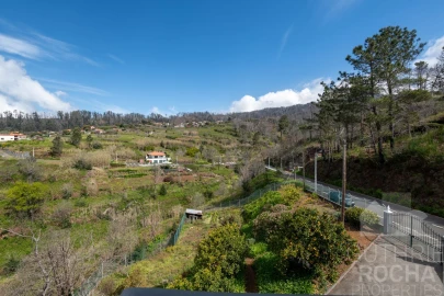 Moradia T4 para Venda em Prazeres