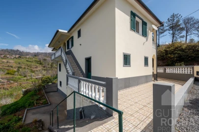 Moradia T4 para Venda em Prazeres