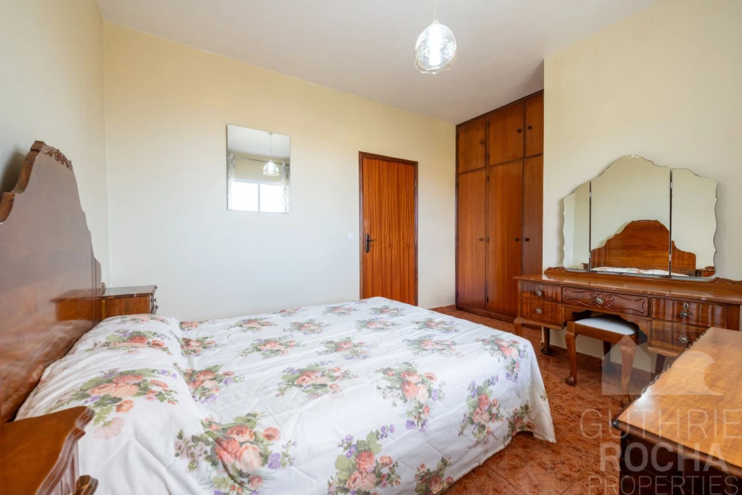 Moradia T4 para Venda em Prazeres Foto 19