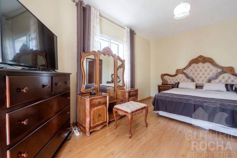 Moradia T4 para Venda em Prazeres Foto 30