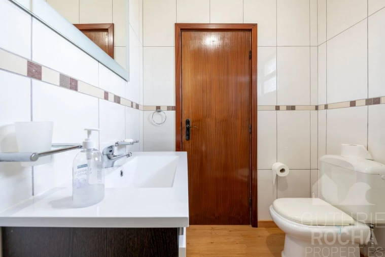 Moradia T4 para Venda em Prazeres Foto 26