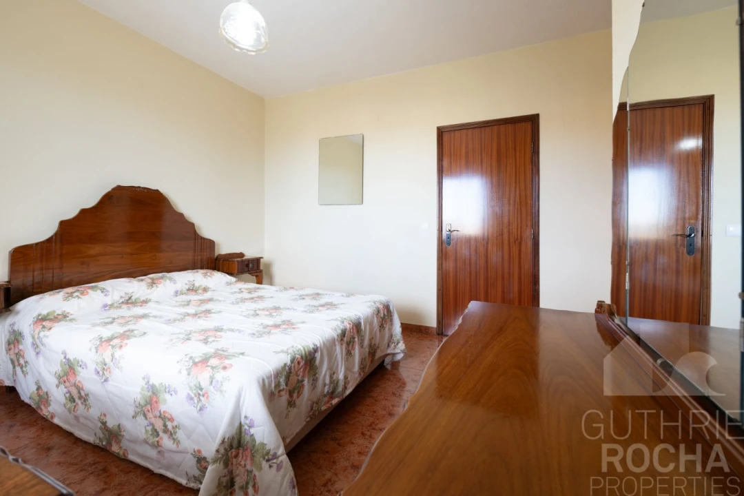 Moradia T4 para Venda em Prazeres Foto 18