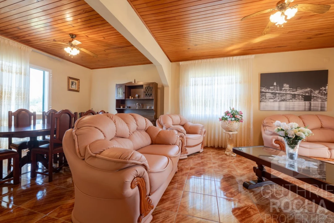 Moradia T4 para Venda em Prazeres Foto 12