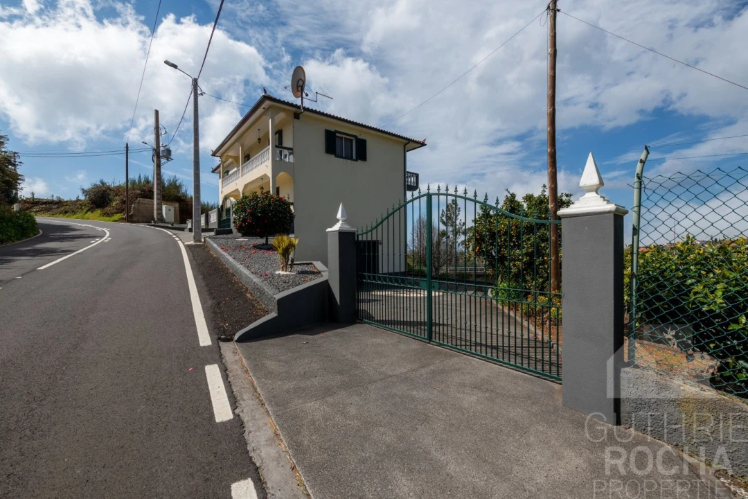 Moradia T4 para Venda em Prazeres Foto 44