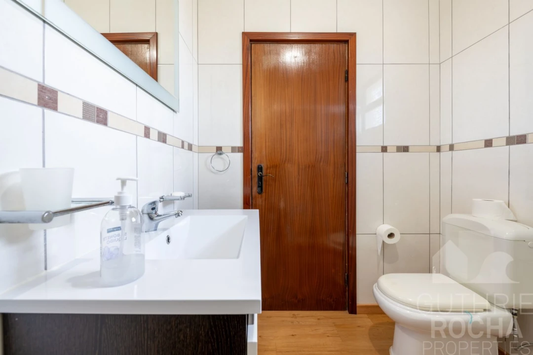 Moradia T4 para Venda em Prazeres Foto 26