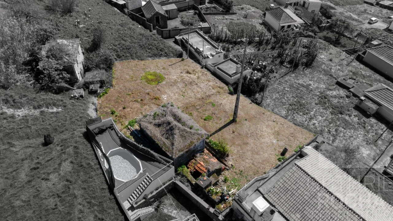 Moradia T3 para Venda em Arco da Calheta Foto 7