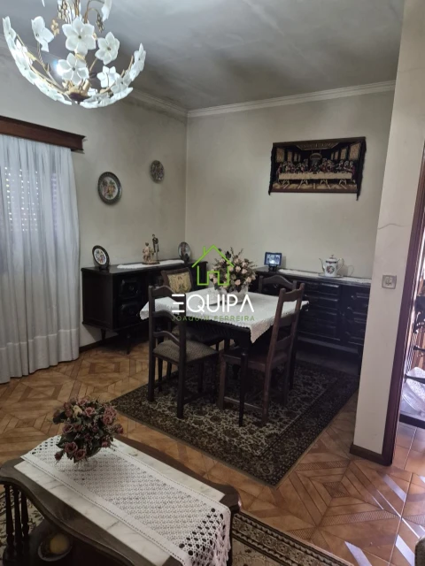 Moradia T4 para Venda em Meixomil