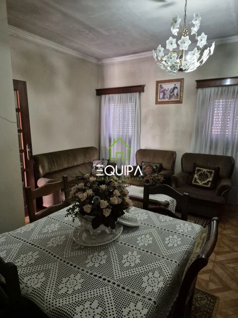 Moradia T4 para Venda em Meixomil