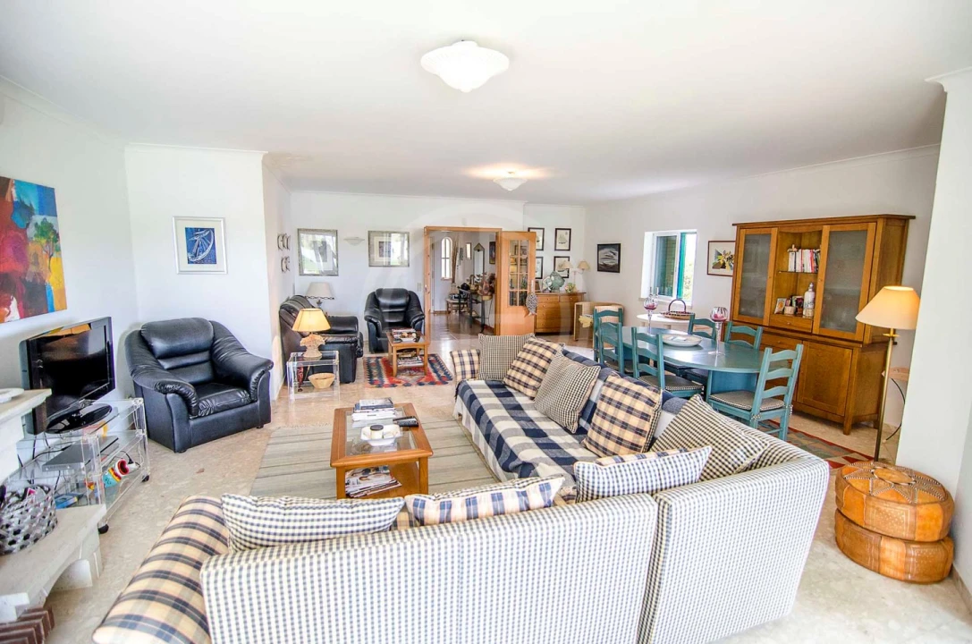 Moradia T4 para Arrendamento férias em Quarteira Foto 5