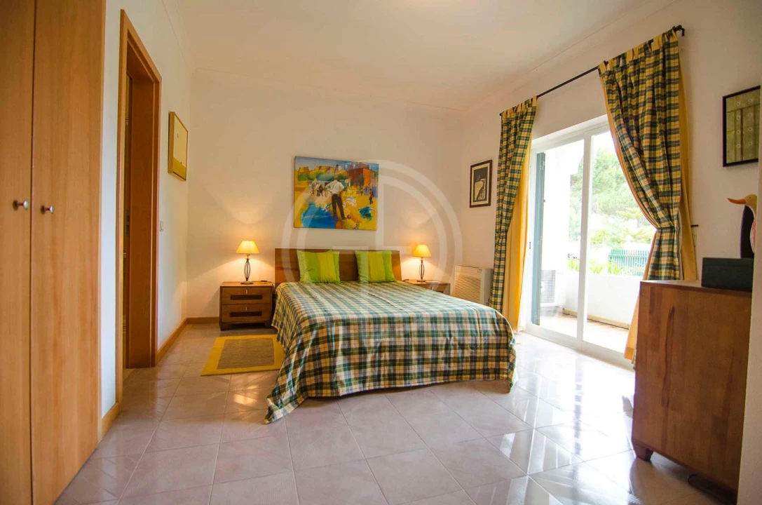 Moradia T4 para Arrendamento férias em Quarteira Foto 7