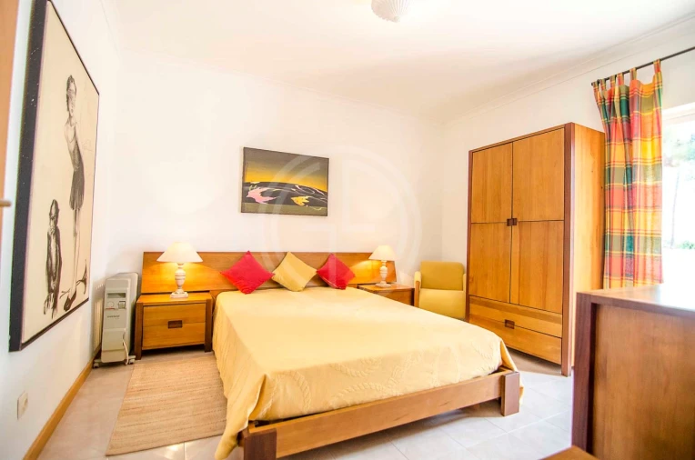 Moradia T4 para Arrendamento férias em Quarteira Foto 8