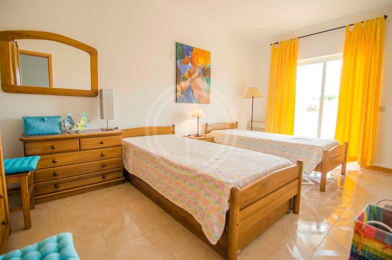 Moradia T4 para Arrendamento férias em Quarteira Foto 9