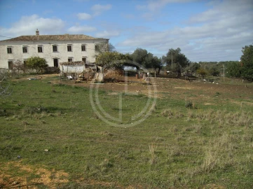 Prédio para Venda em Albufeira e Olhos de Água