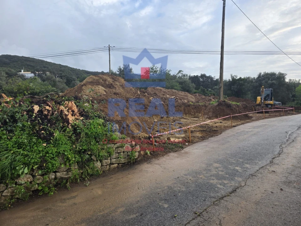 Terreno para Venda em Santa Barbara de Nexe Foto 3