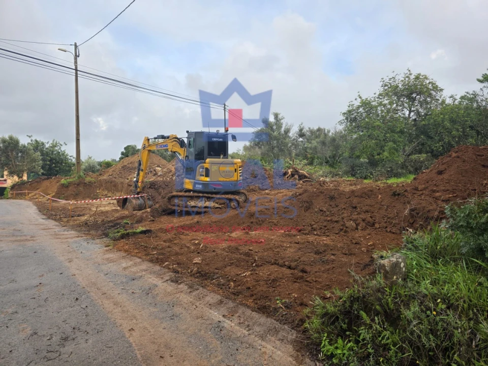 Terreno para Venda em Santa Barbara de Nexe Foto 4