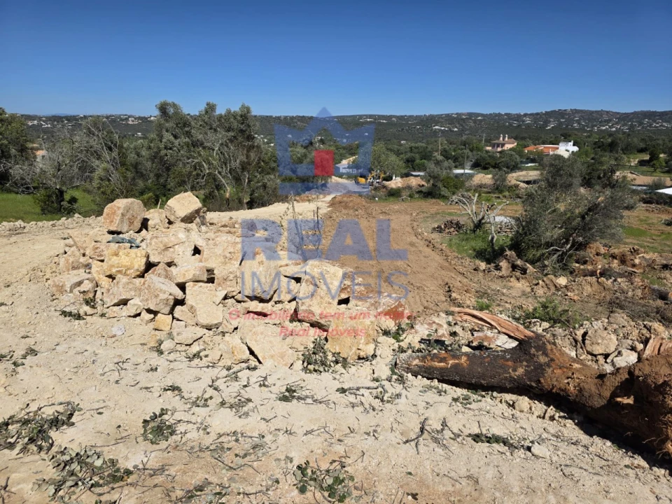 Terreno para Venda em Santa Barbara de Nexe Foto 8