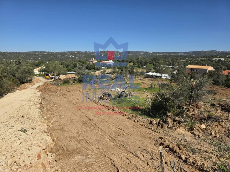 Terreno para Venda em Santa Barbara de Nexe Foto 19