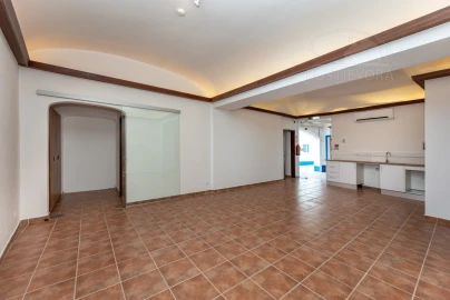 Escritório para Arrendamento em Évora (São Mamede, Sé, São Pedro e Santo Antão)