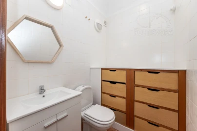 Escritório para Arrendamento em Évora (São Mamede, Sé, São Pedro e Santo Antão)