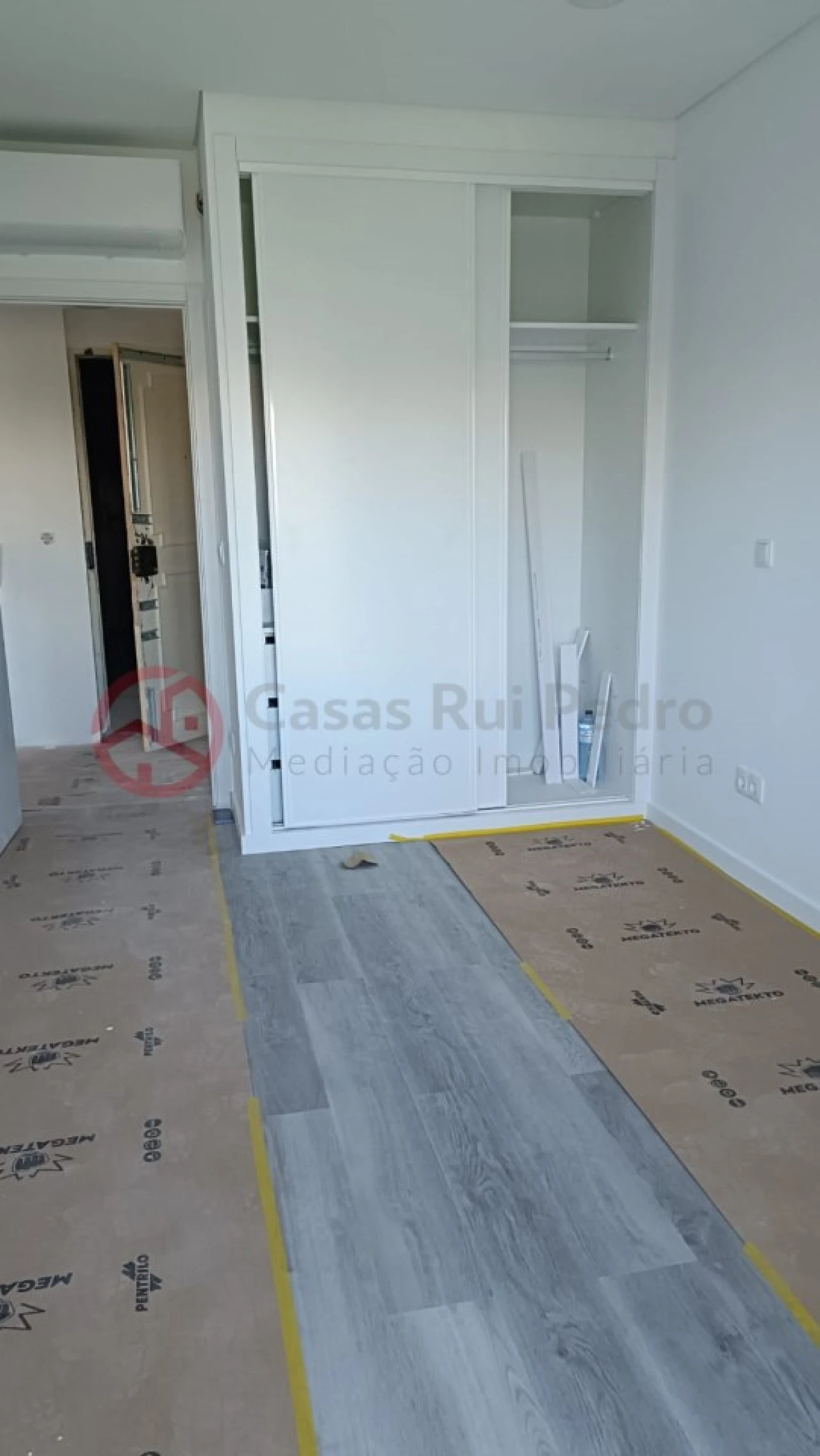 Apartamento T2 para Venda em Corroios Foto 10