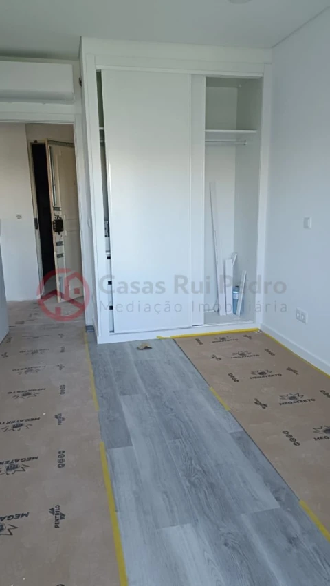 Apartamento T2 para Venda em Corroios