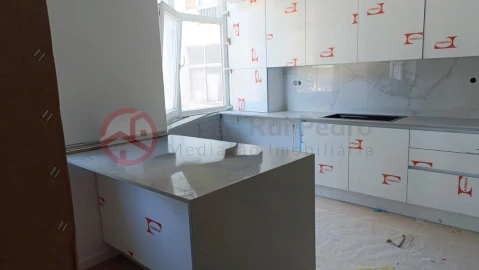 Apartamento T2 para Venda em Corroios