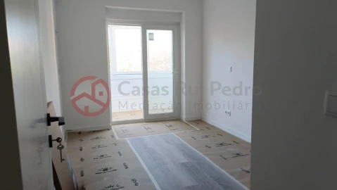 Apartamento T2 para Venda em Corroios