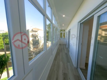 Apartamento T2 para Venda em Corroios
